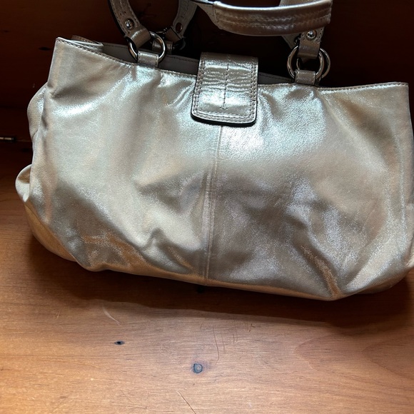 Coach leather handbag. - Picture 3 of 6